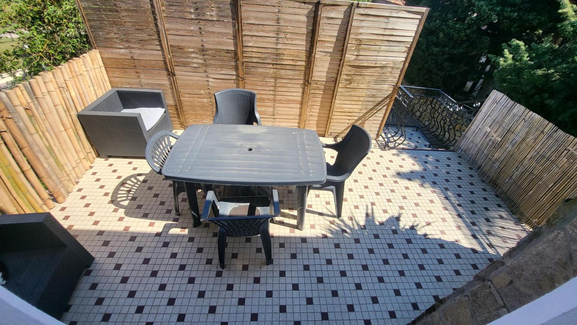 Bel Appartement Vinassan Buitenkant foto